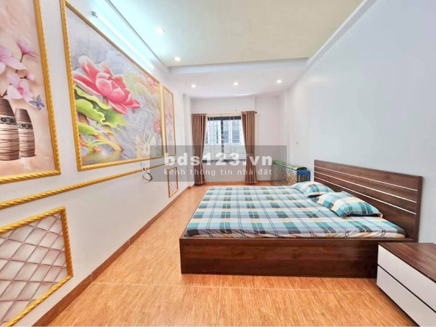 Bán nhà phố Giáp Bát ô tô đỗ cửa diện tích 46m2 đúc 5 tầng gía bán 4,3 tỷ