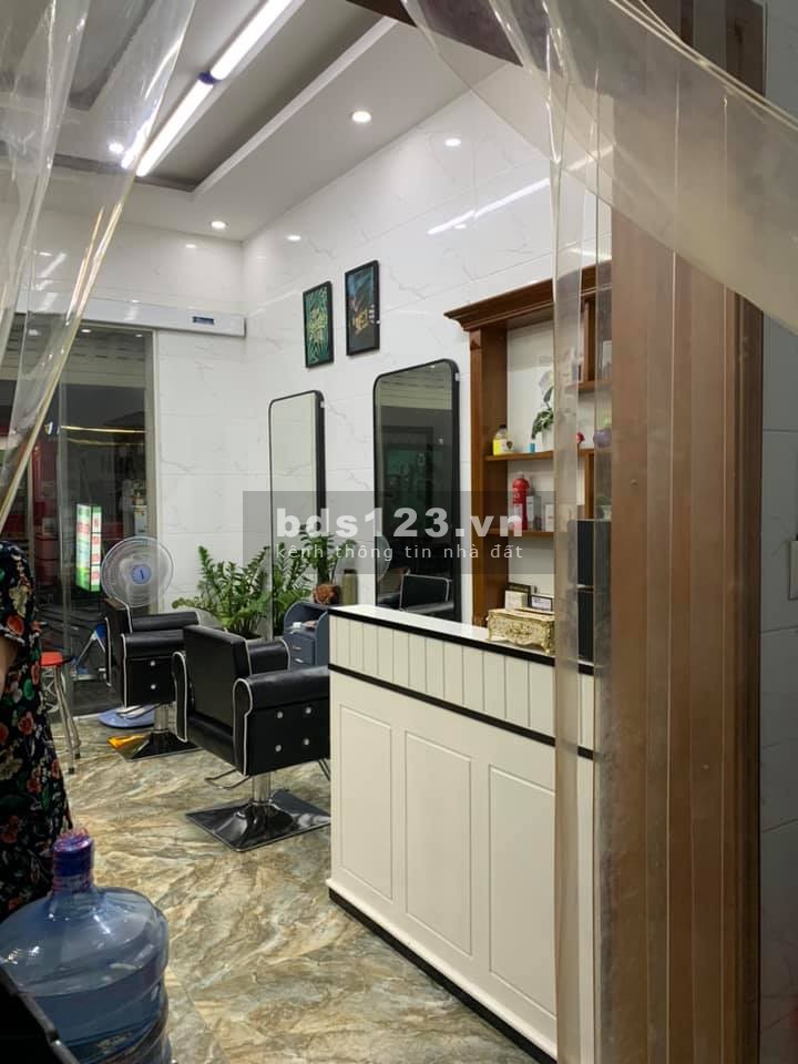 Nhà 3 tầng Mặt Đường Chùa Hàng. Mặt tiền 5,54m giá 4,3 tỷ …