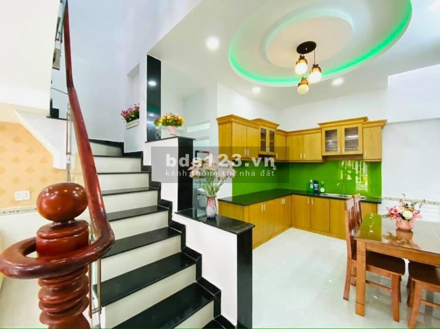 Sát Khu VIP Phan Xích Long 1 bước 43m2 5tỷ2 KV dân trí cao Vị trí đẹp .