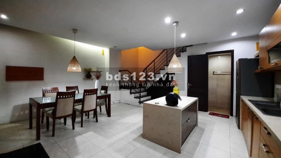 Nhà đẹp cạnh hồ Bồ Đề Quận Long Biên, dt 56m2 đúc 5 tầng, full nội thất, giá 5.8 tỷ