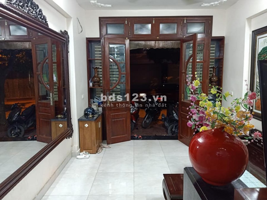 Bán nhà mặt tiền gần Nguyễn Văn Lộc Hà Đông, 5 tầng, giá 6 tỷ, có thoả thuận