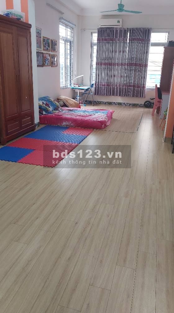 Mặt phố Giáp Bát Hoàng Mai, kinh doanh ô tô vào nhà, dt 95m2, giá chỉ 14.3 tỷ