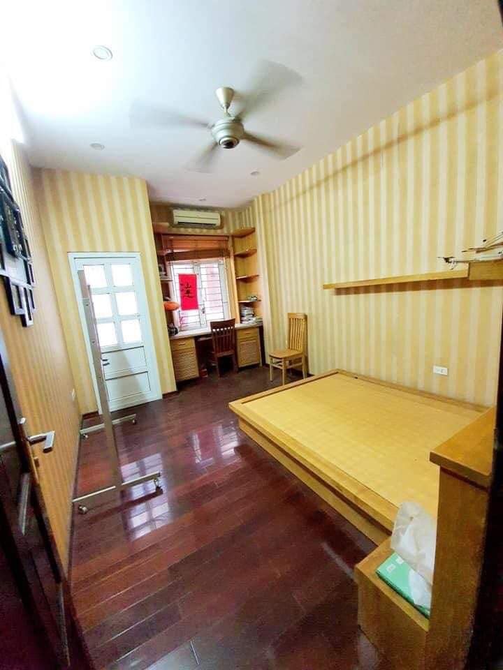 Bán nhà Phương Mai, Đống Đa, diện tích 40m, 5 tầng, mặt tiền 4.6m, nhỉnh 5 tỷ