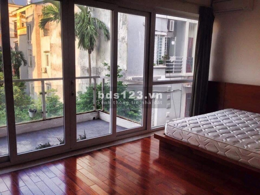 Nhà đẹp cạnh hồ Bồ Đề Quận Long Biên, dt 56m2 đúc 5 tầng, full nội thất, giá 5.8 tỷ