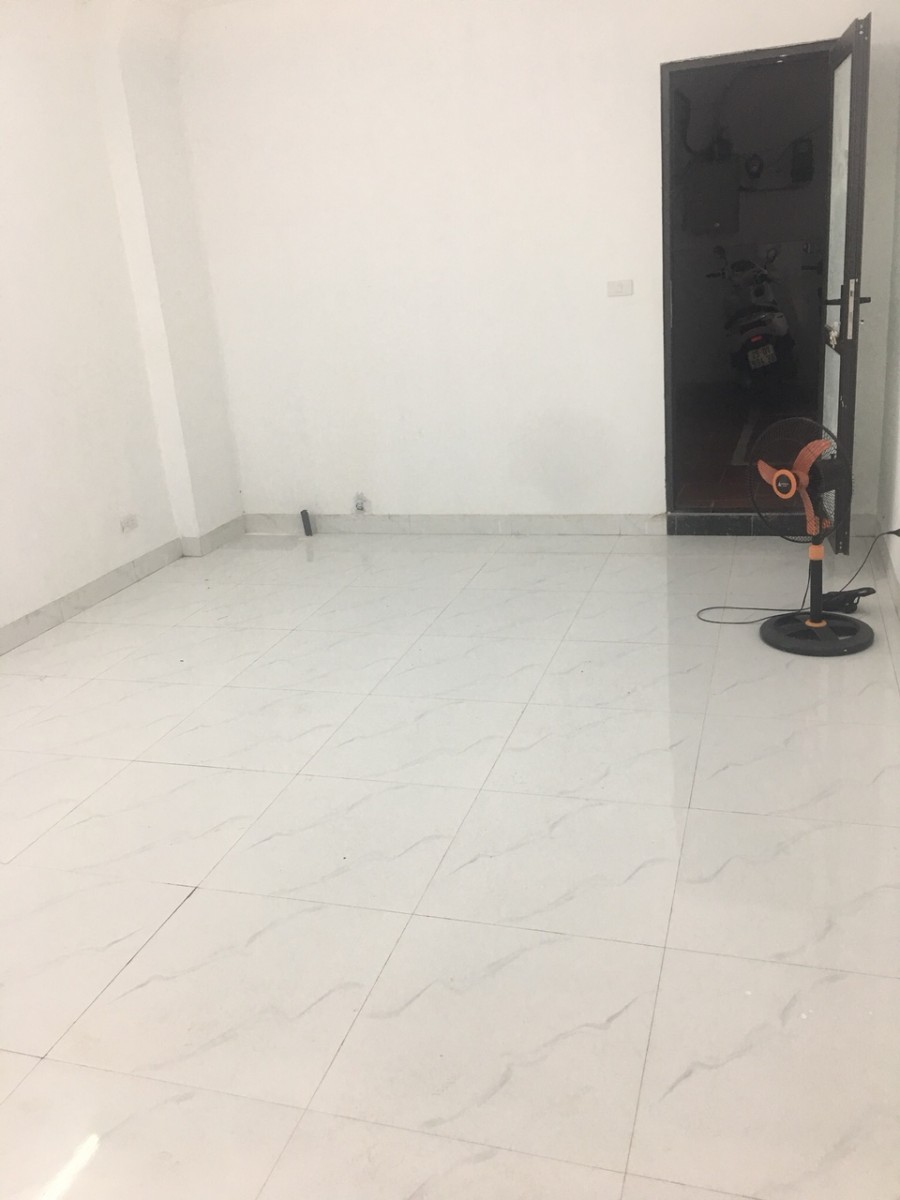 Chính chủ cho thuê cửa hàng tại ngõ 73 Hoàng Ngân, Thanh Xuân DT25m2 GIá 3.9tr/th LH 0327793458