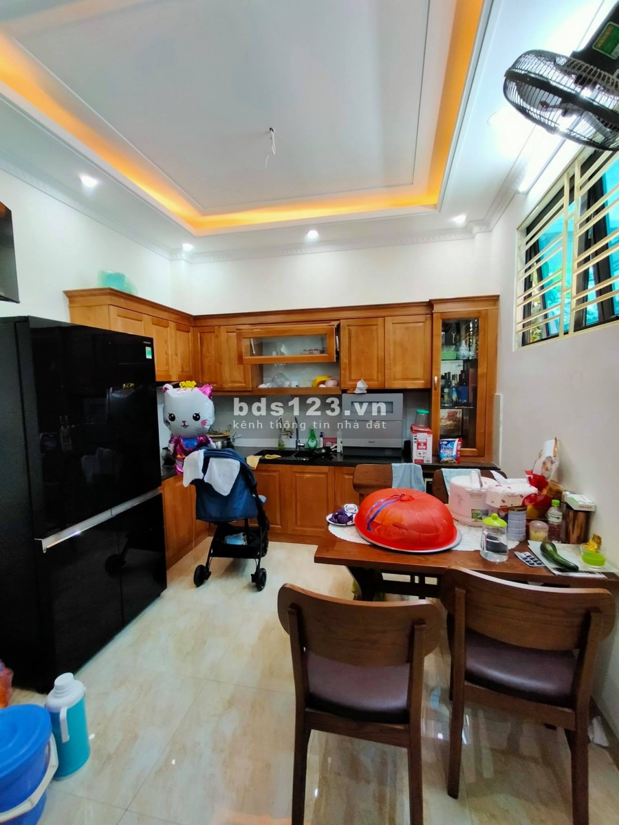 Chính chủ bán nhà, Trung Liêt, Quận Đống Đa, bán kính 1km Thái Hà, Chùa Bộc, dt 24m2, nhỉnh 2 tỷ