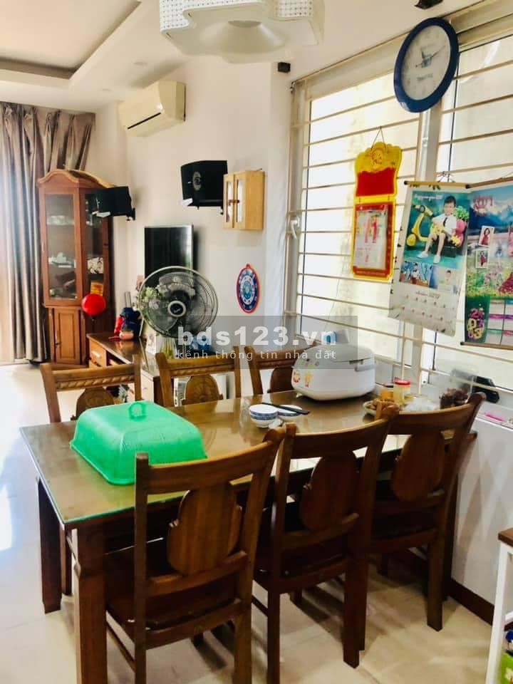 Cực hiếm nhà Mai. Dịch, Cầu Giấy, 5 tầng đúc, dt 54m1, ô tô đổ cạnh nhà giá bán 6.9 tỷ