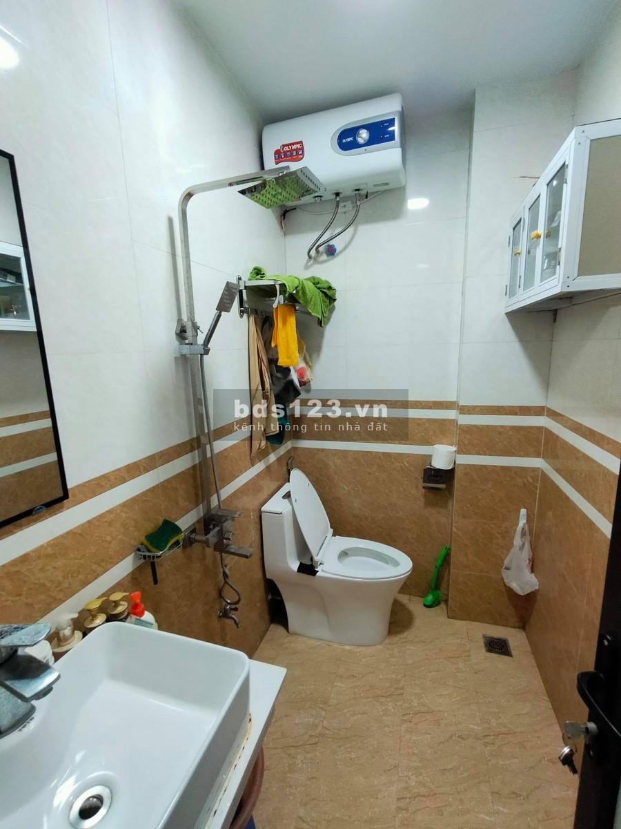 Chính chủ bán nhà, Trung Liêt, Quận Đống Đa, bán kính 1km Thái Hà, Chùa Bộc, dt 24m2, nhỉnh 2 tỷ