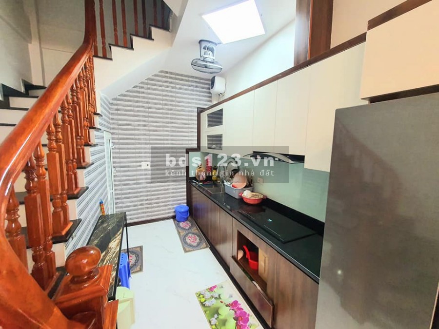 Siêu phẩm, Giáp Bát nhà mặt ngõ, 42m2 Nhỉnh 4 tỷ nhà dân xây, gần ô tô, ngõ rộng, tặng nội thất