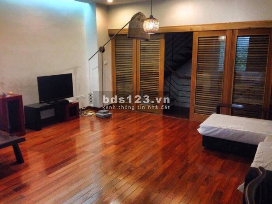 Nhà đẹp cạnh hồ Bồ Đề Quận Long Biên, dt 56m2 đúc 5 tầng, full nội thất, giá 5.8 tỷ