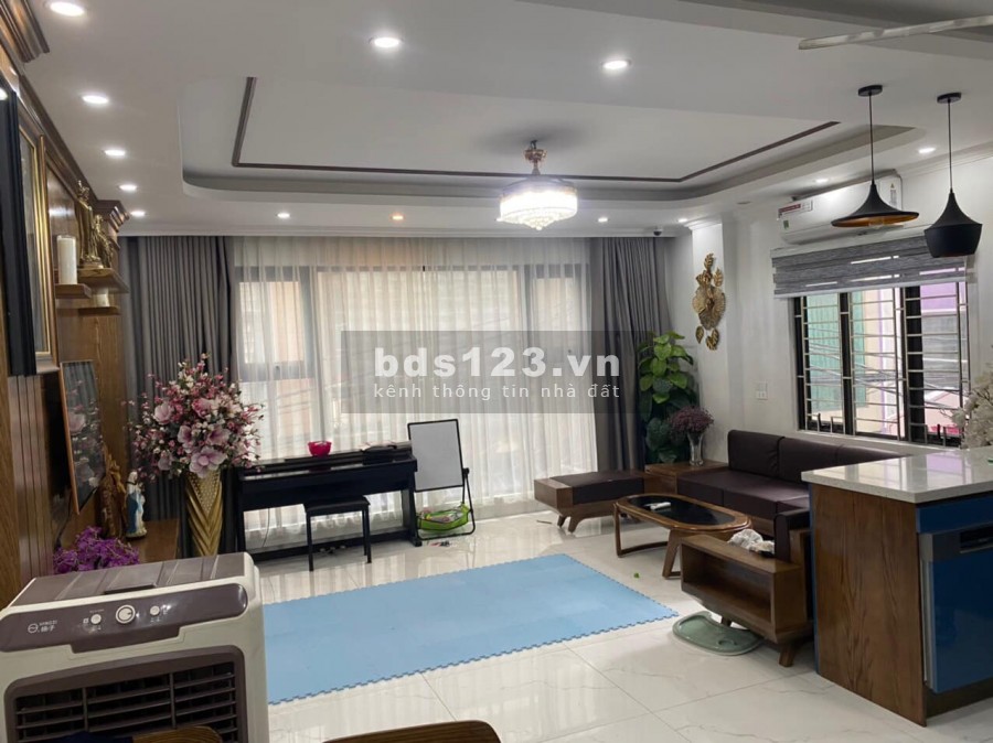 Gara, ô tô tránh, KD, nhà đẹp phân lô Trung Kính dt 80m2, 4 tầng, mt 5m giá nhỉnh 180 triệu/m2