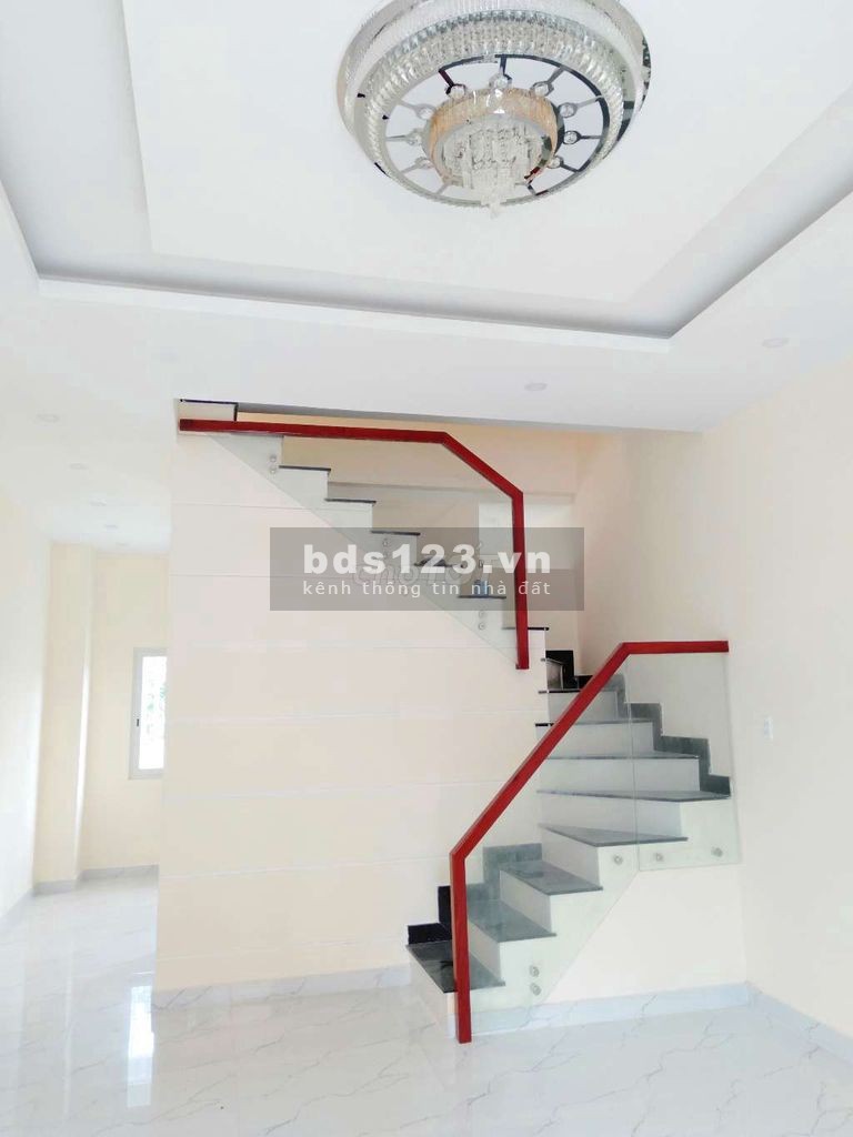 Bán Nhà 1trệt 1 lầu 3 phòng ngủ 2 wc thiết kế hiện đại