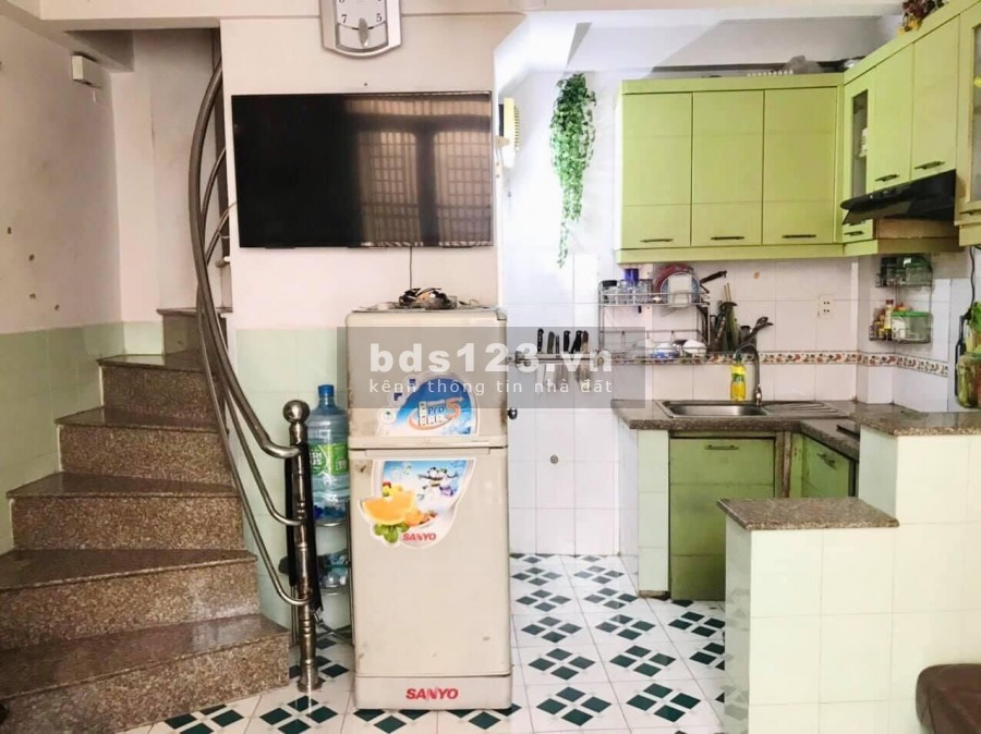 Nhà hẻm ba gác đường Hoàng Sa, Quận 3 diện tích sử dụng 70m2 Bán gấp 3 tỷ hơn