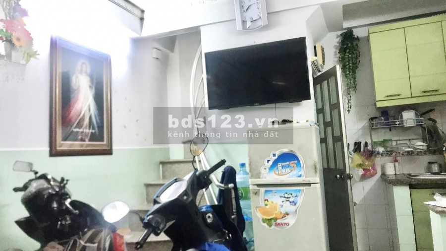 Nhà hẻm ba gác đường Hoàng Sa, Quận 3 diện tích sử dụng 70m2 Bán gấp 3 tỷ hơn