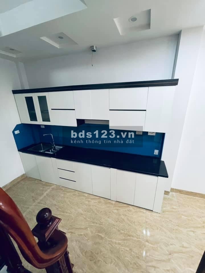 Nhà Xuân Phương ô tô đỗ, mặt tiền 9 m giá chỉ 2.4 tỷ, sổ đỏ chính chủ, pháp lí chuẩn
