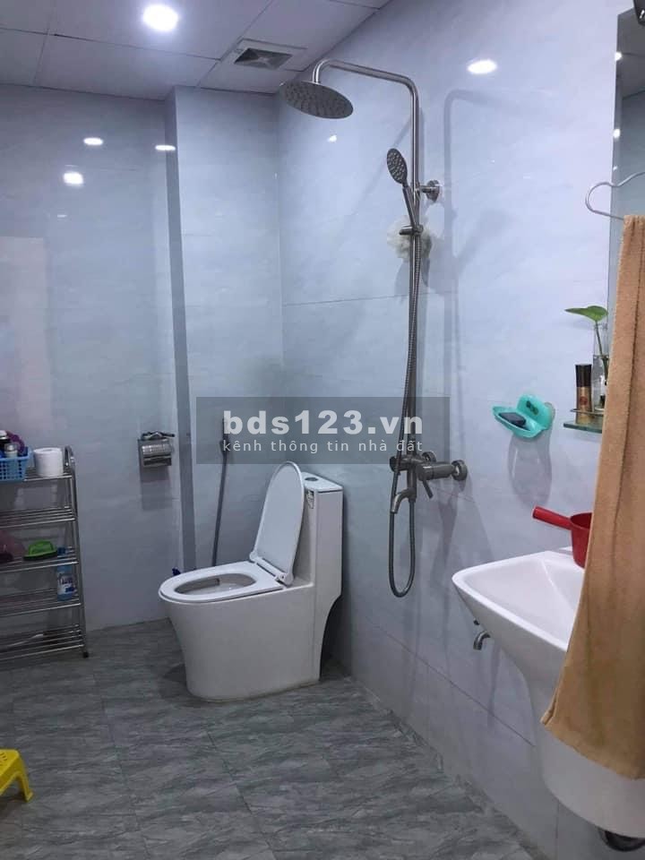 Nhà Xuân Phương ô tô đỗ, mặt tiền 9 m giá chỉ 2.4 tỷ, sổ đỏ chính chủ, pháp lí chuẩn