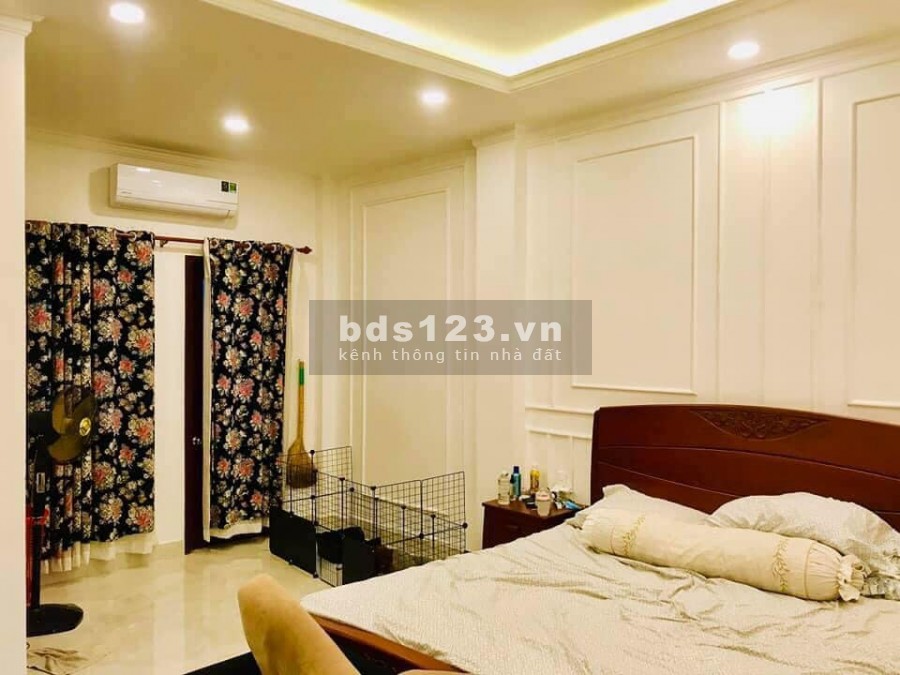Mặt tiền đường Hiệp Nhất phường 4 Quận Tân Bình bề ngang 5,6m lh 0901218895