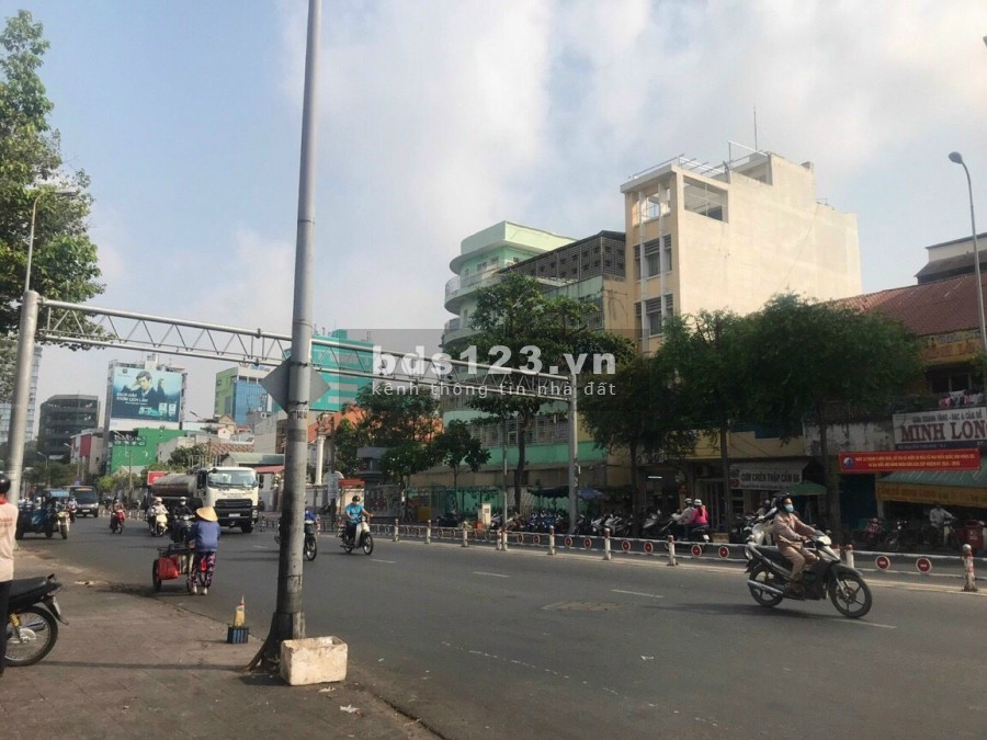 Bán Nhà Mặt tiền Nguyễn Thái Học Quận 1, nhận nhà chỉ với 4.5 Tỷ. Hoa hồng cho Môi giới 1%