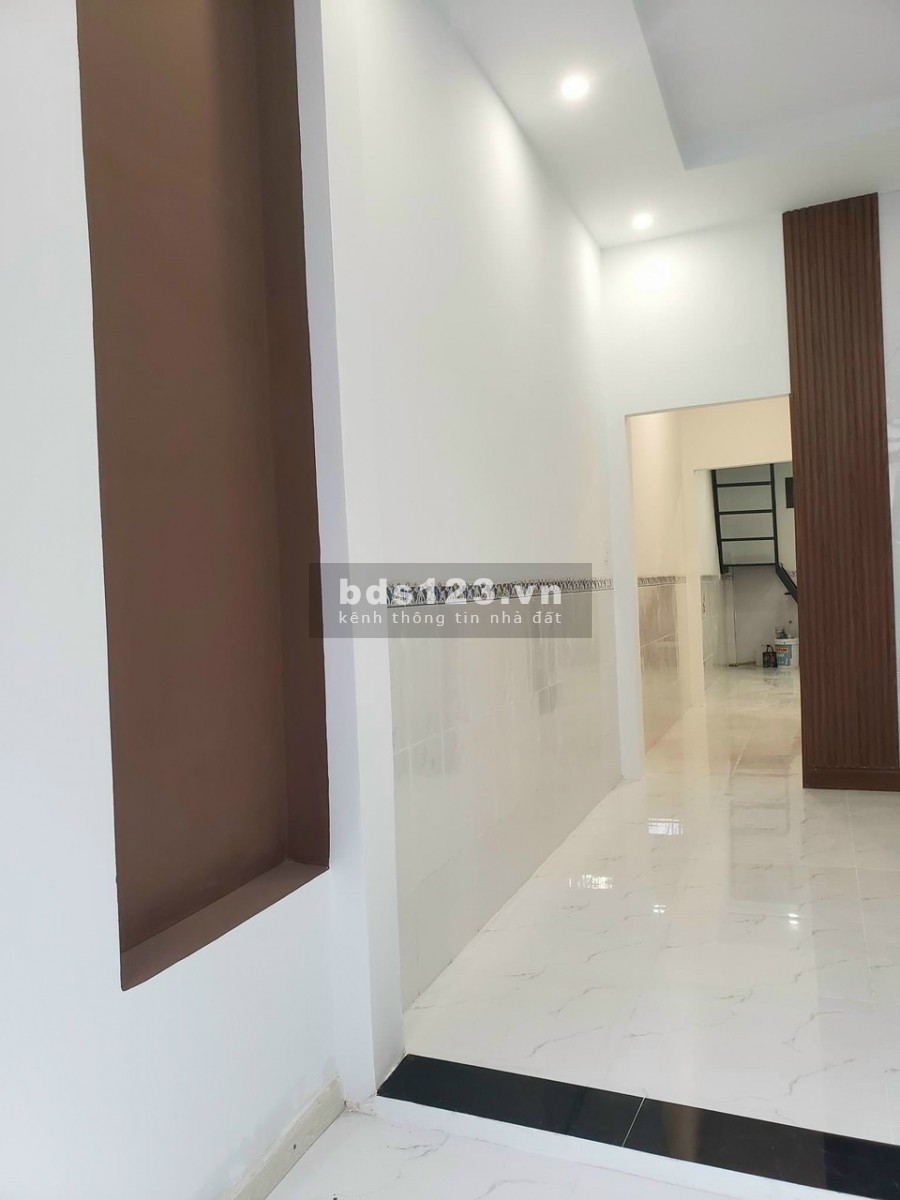 Bán nhà nguyên căn hàng ngộp ngay khu dân cư Hiệp Thành, giá 2.18 tỷ