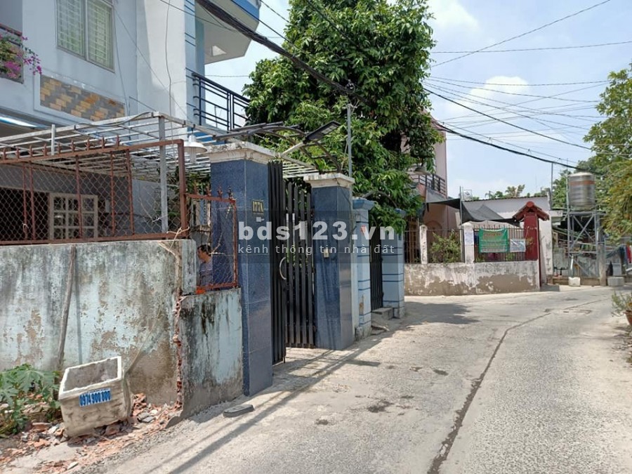 Nhà 2 tấm đúc diện tích 4x18m, SHR, hẻm xe hơi Song Hành vào 100m, lhcc