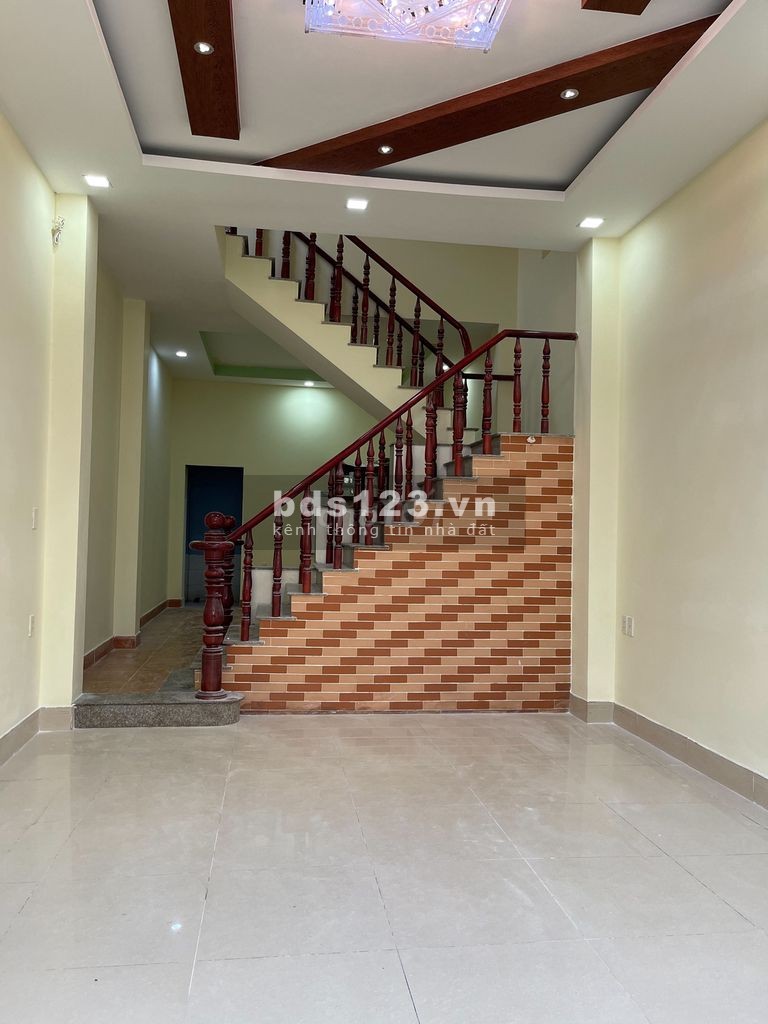 Nhà 2 tấm đúc diện tích 4x18m, SHR, hẻm xe hơi Song Hành vào 100m, lhcc