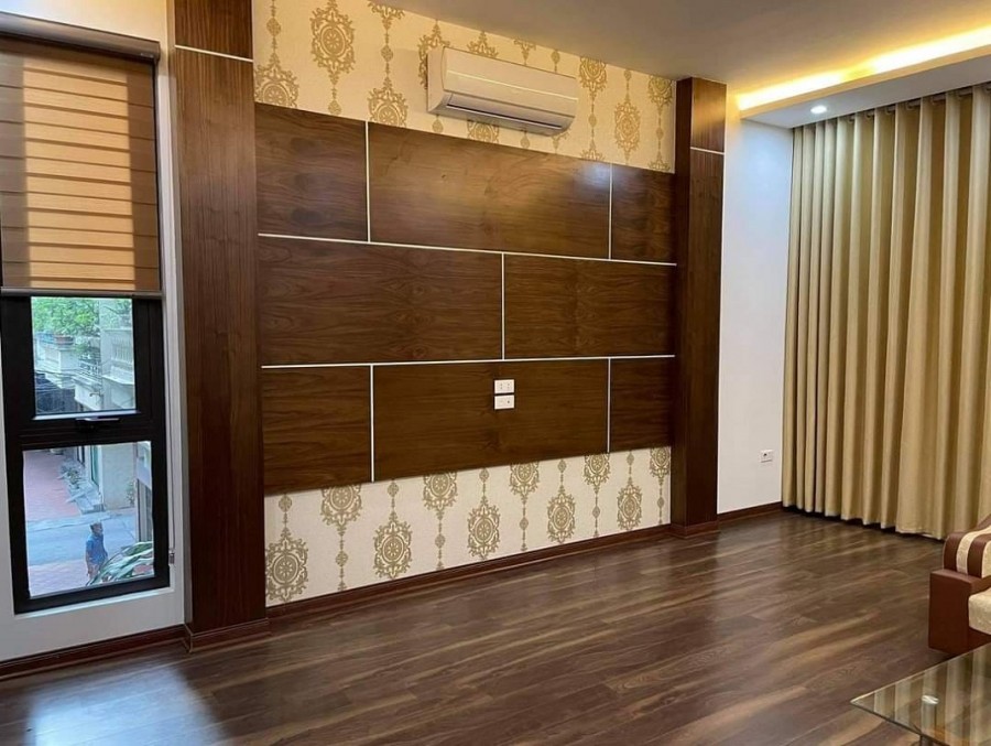 Tôi cần bán gấp nhà chính chủ 5 tầng phố Lê Trọng Tấn DT 50, ô tô, giá 5.6 tỷ