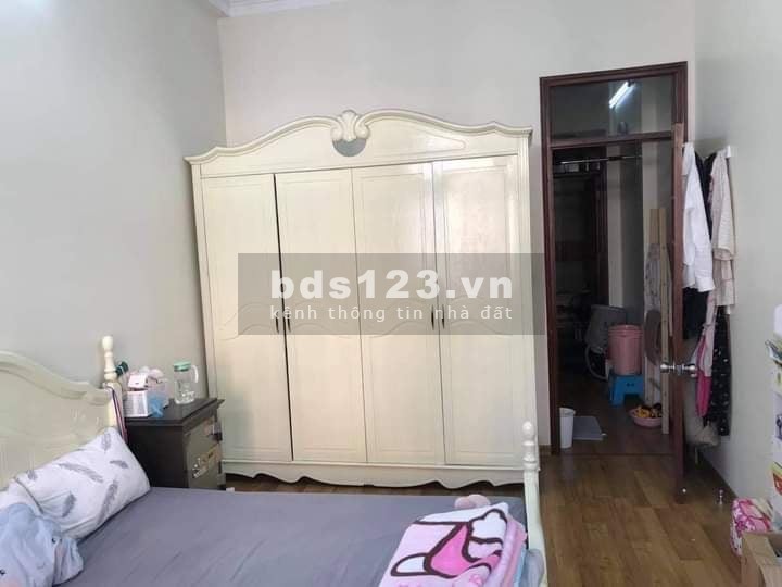 Bán nhà riêng Đê La Thành 45 m2 4 tầng, lô góc giá bán chỉ 4.4 tỷ