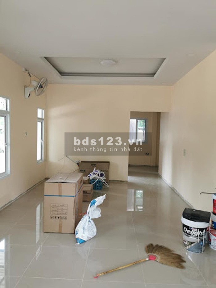 Bán gấp nhà phố Trần Cung, giá rẻ siêu tiện ích, diện tích 52m2, giá 2.75 tỷ