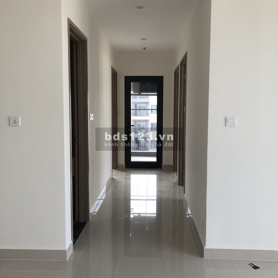 Căn hộ chung cư 3 pn 2 wc, góc bên Vinhomes Ocean Park, bán 2.25 tỷ, view 3 mặt thoáng