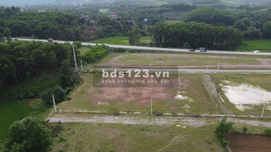 Siêu phẩm đất nền bám mặt đường Hồ Chí Minh giá thoả thuận cực tốt