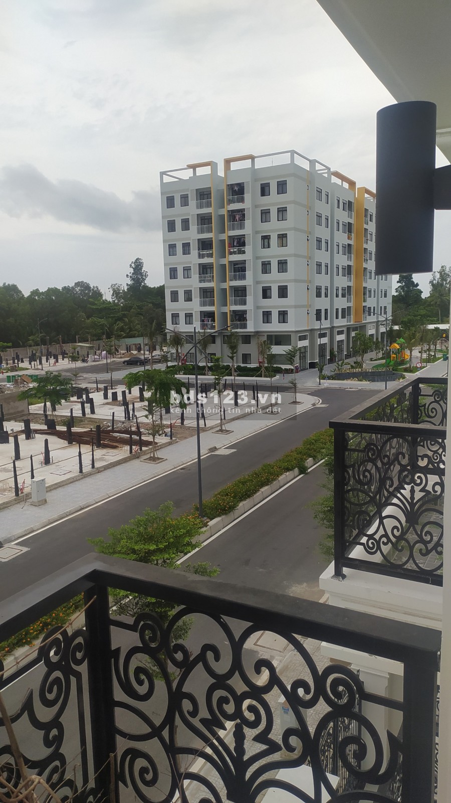 Nhà phố 1 trệt 2 lầu hoàn thiện 100% giá 3ty3 tại Cần Thơ, lh 0776 918 259