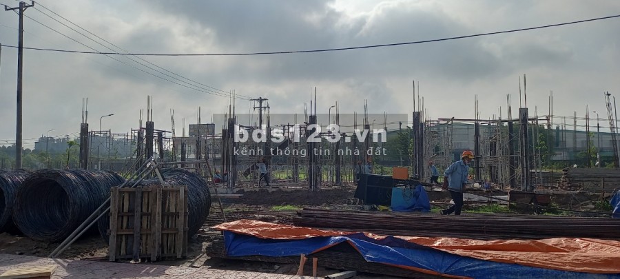 Bán nhà mặt tiền đường Quốc Lộ 1A và đường Xã Đồi 61 liền kề KCN Bàu Xéo giá F0 giá sock chỉ 3,4 tỷ
