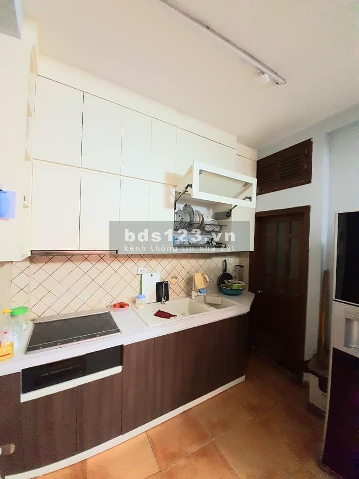 Bán nhà đẹp hiếm, diện tích 40m2, 5 tầng, 6 pn, sổ đỏ vuông vắn, giá 3 tỷ