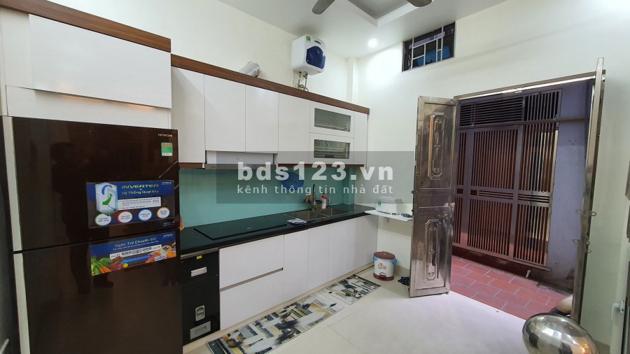 Bán nhà đẹp hiếm, diện tích 40m2, 5 tầng, 6 pn, sổ đỏ vuông vắn, giá 3 tỷ