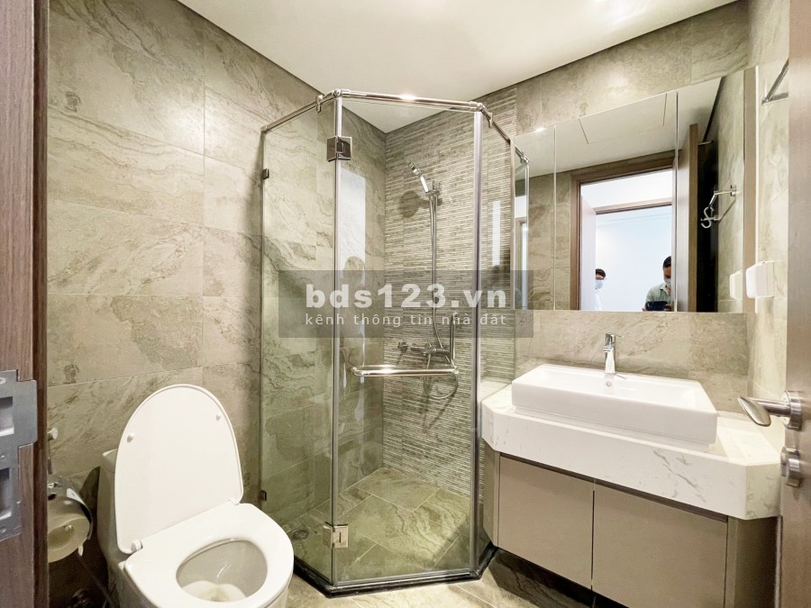 Cần cho thuê CH cao cấp tòa S2 Vinhomes Symphony. 2PN hướng ĐN đủ đồ đẹp. LH: 0979220466