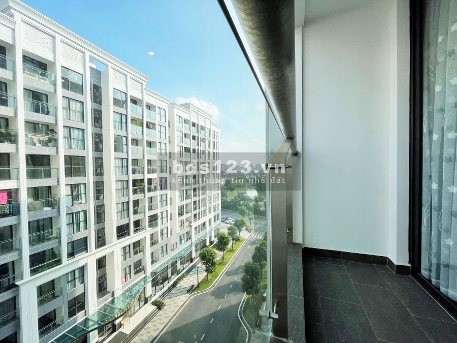 Cần cho thuê CH cao cấp tòa S2 Vinhomes Symphony. 2PN hướng ĐN đủ đồ đẹp. LH: 0979220466