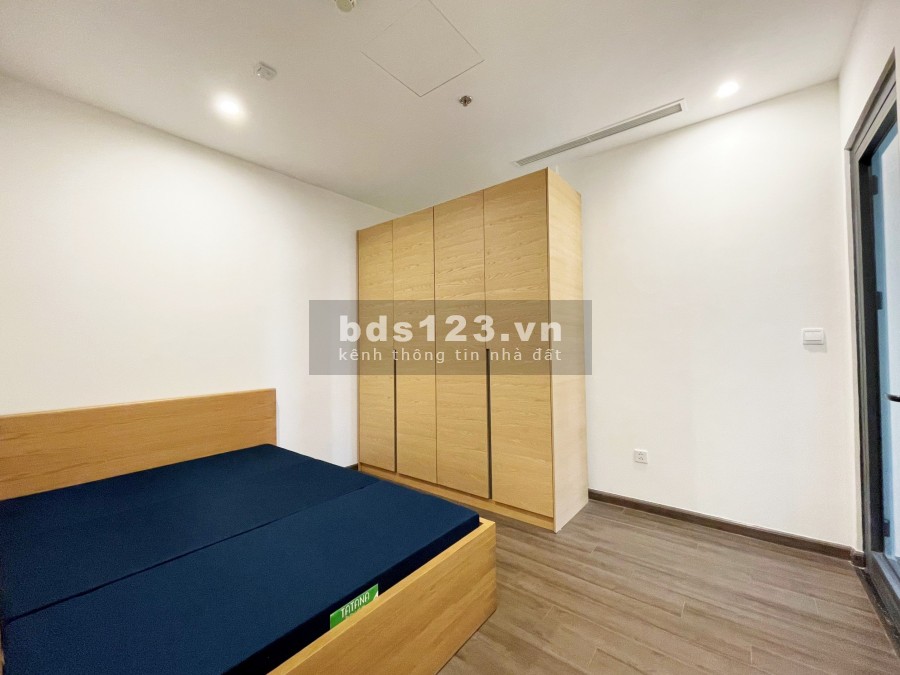 Cần cho thuê CH cao cấp tòa S2 Vinhomes Symphony. 2PN hướng ĐN đủ đồ đẹp. LH: 0979220466