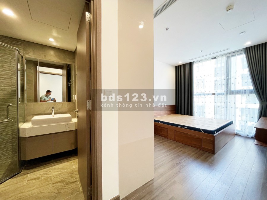 Cần cho thuê CH cao cấp tòa S2 Vinhomes Symphony. 2PN hướng ĐN đủ đồ đẹp. LH: 0979220466