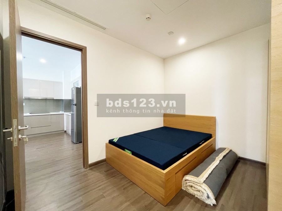 Cần cho thuê CH cao cấp tòa S2 Vinhomes Symphony. 2PN hướng ĐN đủ đồ đẹp. LH: 0979220466
