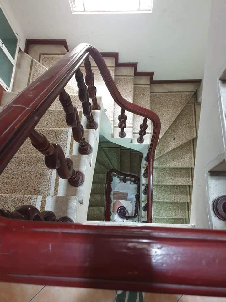 Bán nhà Chùa Láng, Nguyễn Chí Thanh ngõ rộng thoáng, sát phố 45m2x5t, giá 3,7 tỷ thương lượng tốt