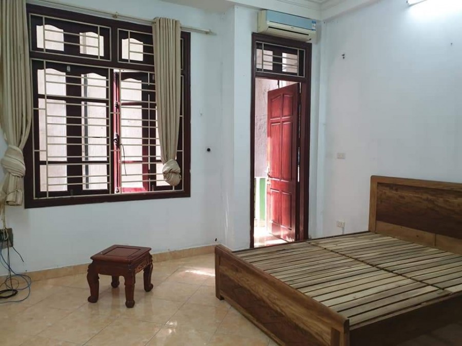 Bán nhà Chùa Láng, Nguyễn Chí Thanh ngõ rộng thoáng, sát phố 45m2x5t, giá 3,7 tỷ thương lượng tốt