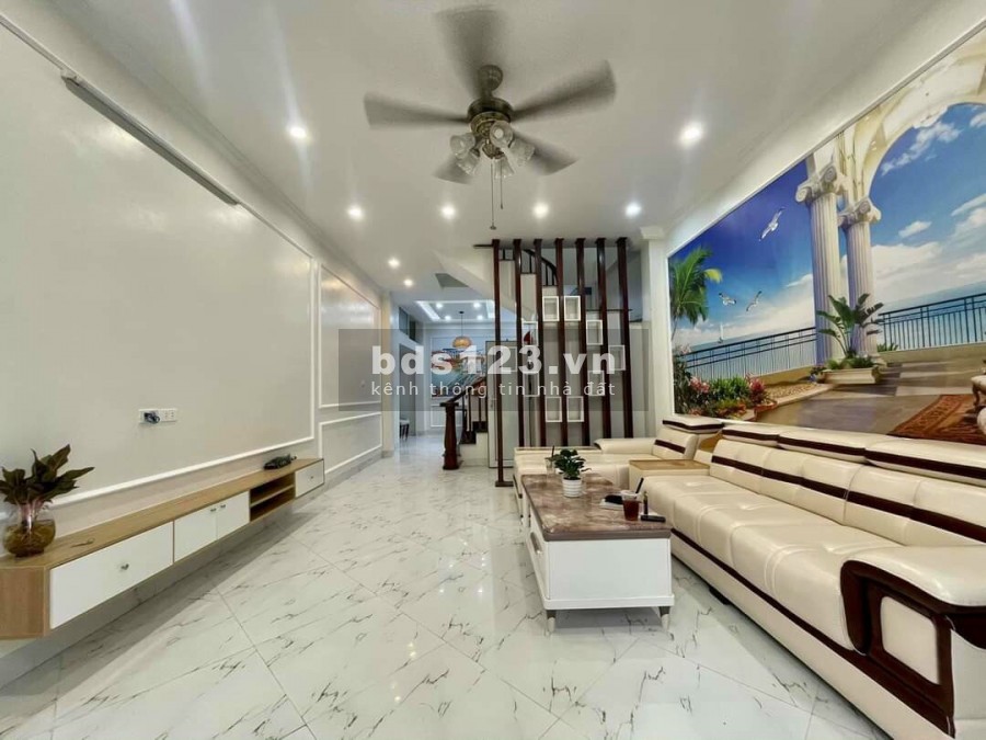 Bán nhà Hoàng Hoa Thám, phân lô, 4 tầng, diện tích 50m2, giá 5.3 tỷ, lhcc