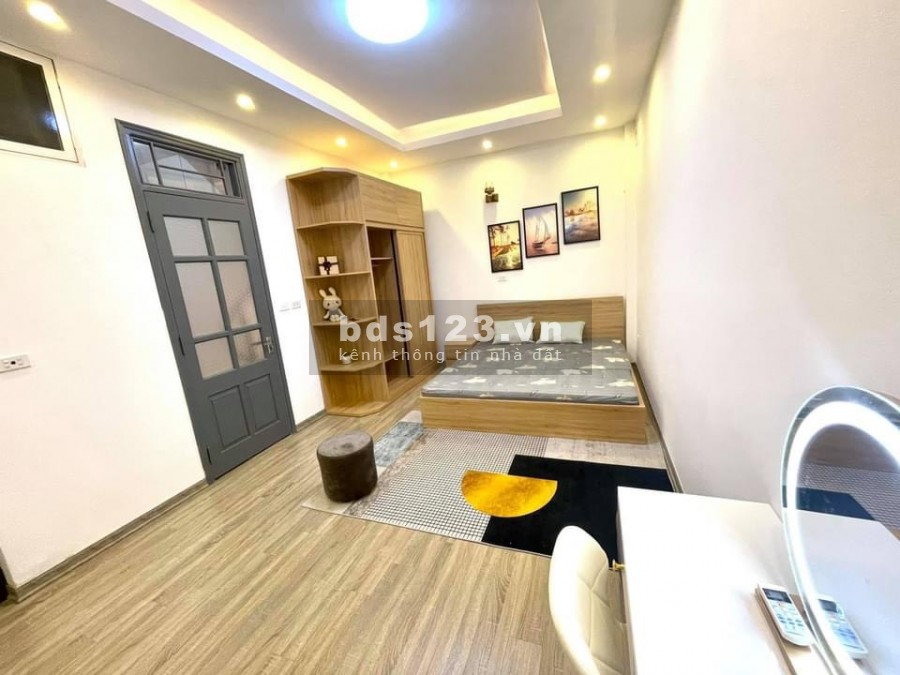 Bán nhà mt 5m, nhỉnh 3 tỷ nhà diêu đẹp ô tô tránh 10m, full nội thất ngay ngã tư sở