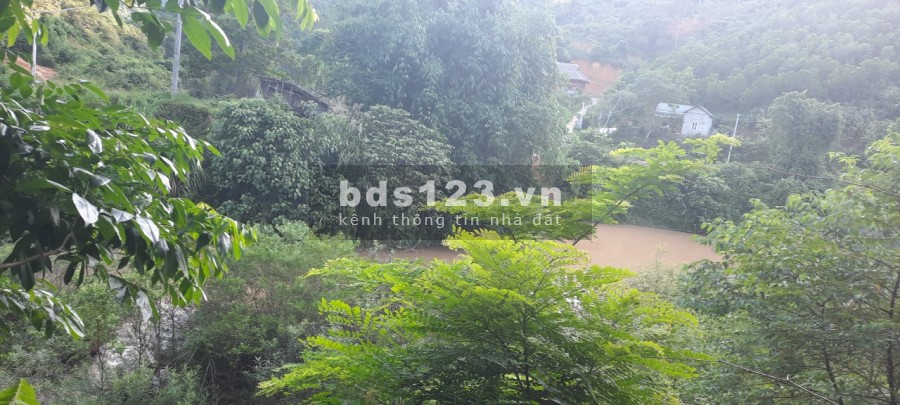 Chỉ hơn 100k/m2 đất tại Thị Xã Lương Sơn- Hoà Bình có sẵn khuôn viên trang trại bám suối
