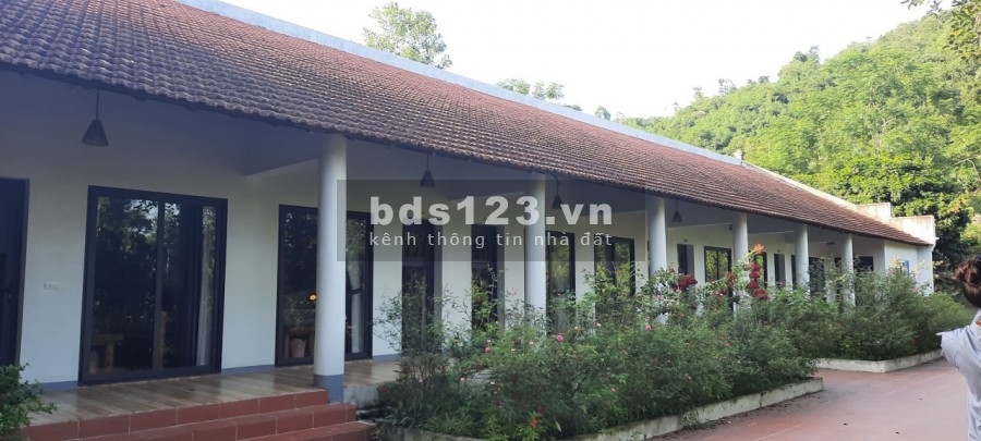 Chỉ hơn 100k/m2 đất tại Thị Xã Lương Sơn- Hoà Bình có sẵn khuôn viên trang trại bám suối