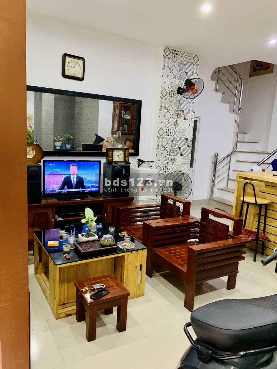 Bán nhà sổ đỏ 36 m2 diện tích thực dt 40m2, 4 tầng 100m ra đường xã đàn mt 4.5m