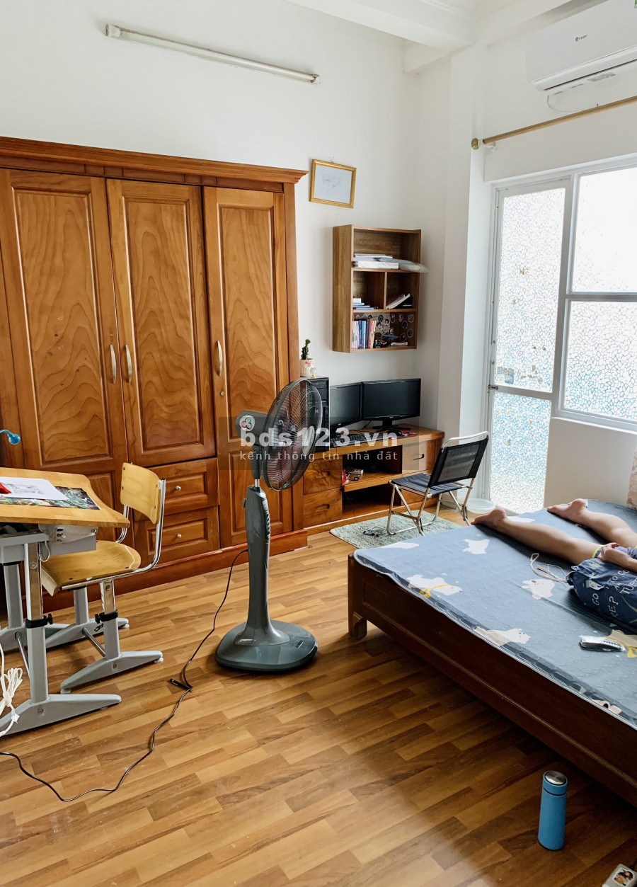 Bán nhà sổ đỏ 36 m2 diện tích thực dt 40m2, 4 tầng 100m ra đường xã đàn mt 4.5m