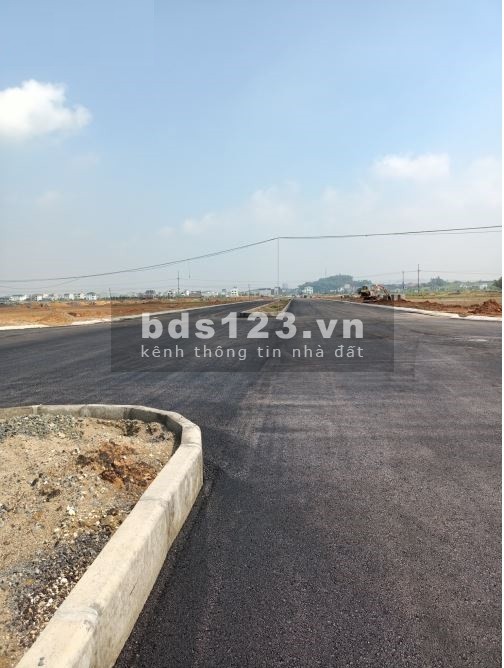 Bán lô đất kdt mới nam vĩnh yên, mặt đường 33m, gần cổng chào đường tránh