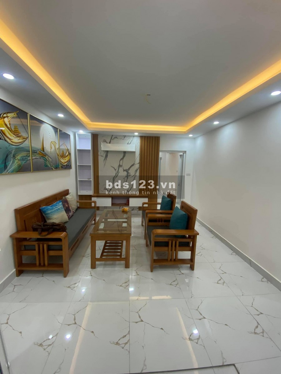 Bán nhà phố Từ Hoa, ba bước ra hồ Tây, 5 tầng, dt 35m2 giá bán 3,2 tỷ