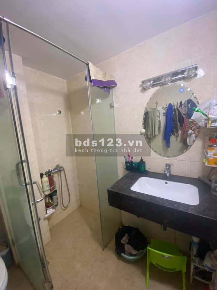 Bán nhà phố Định Công ngõ ba gác gân ô tô 4 tầng, an ninh tốt, tặng nội thất, giá 2.3 tỷ